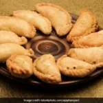 गुजिया रेसिपी (Gujiya Recipe)